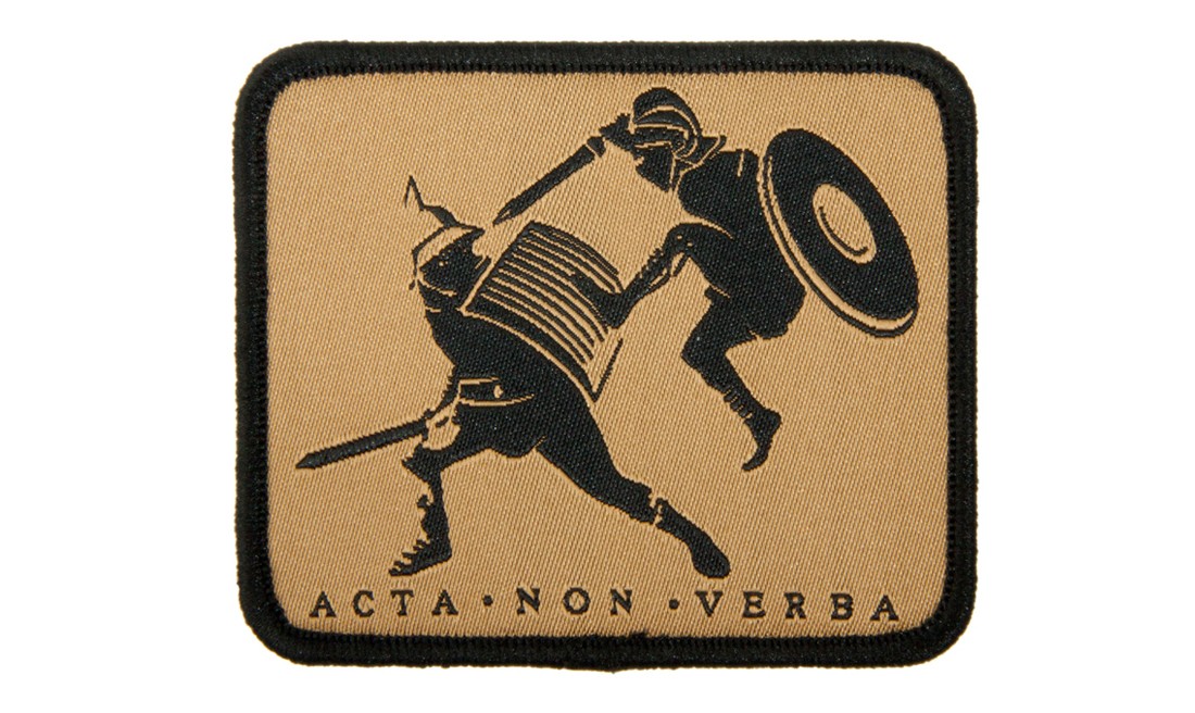 PATCH ACTA NON VERBA 76 X 63 MM SECUTOR ARMS